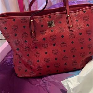 MCM BAG SIZE Medium! Comes with MCM dust bag.